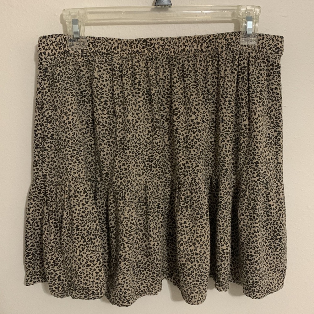 American Eagle leopard print ruffle mini skirt with pockets